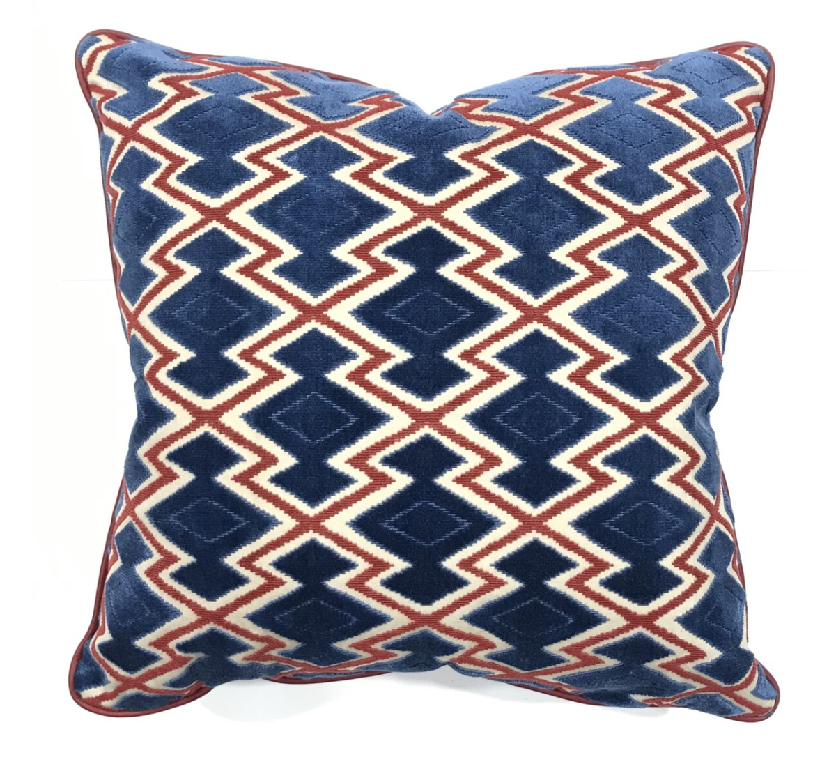 Подушка WOW Porcelain/ADAM & EVA Bordeaux Dedar, стоимость 25 000 руб.  Фотография 2